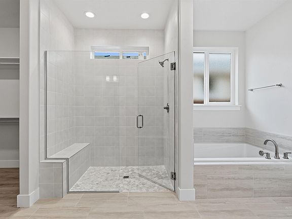 2nd image of 1415 E Prairiefire St