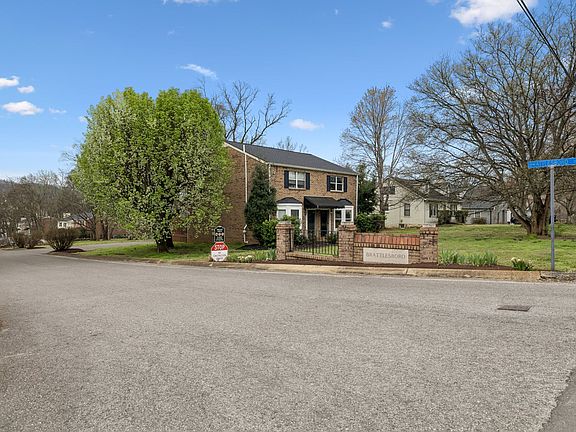 3rd image of 100 Brattlesboro Dr