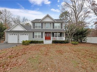 49 Expressway Dr N, Medford, NY 11763