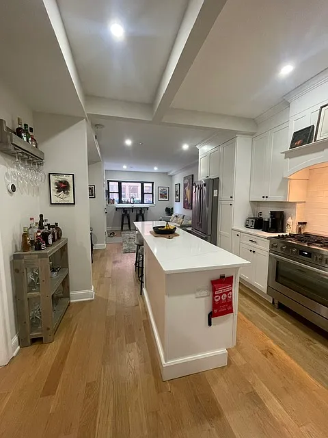 3 bed, 1800 sqft, $6,750 — Photo 4