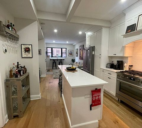 4th image of 5 Garden Ct APT 1