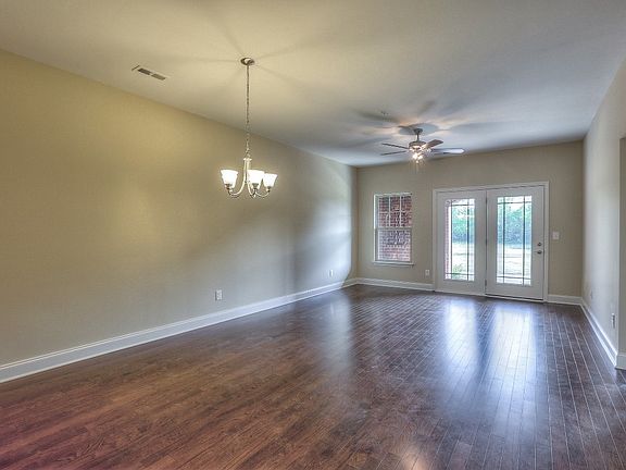 4th image of 317 Thesing Ct