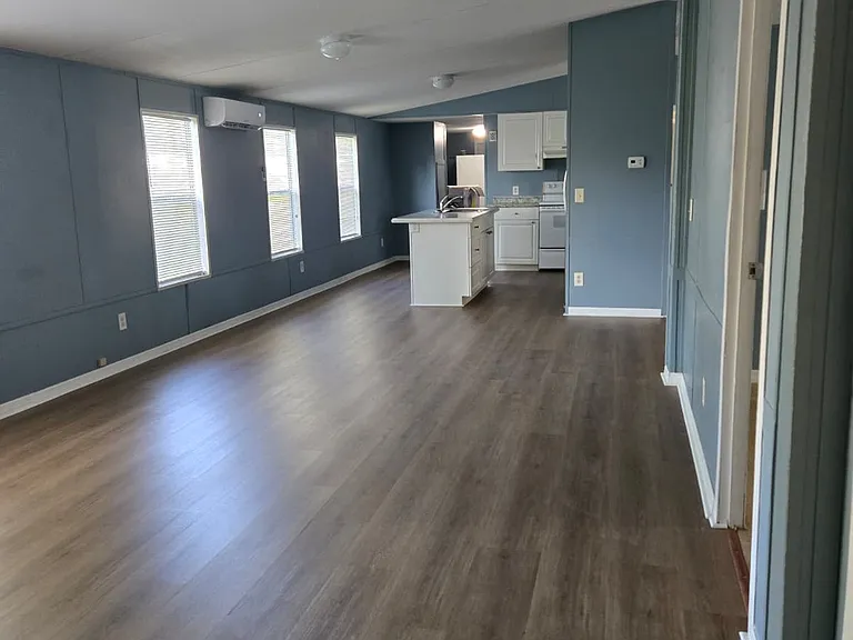 595 Maxanna Ave — Photo 11