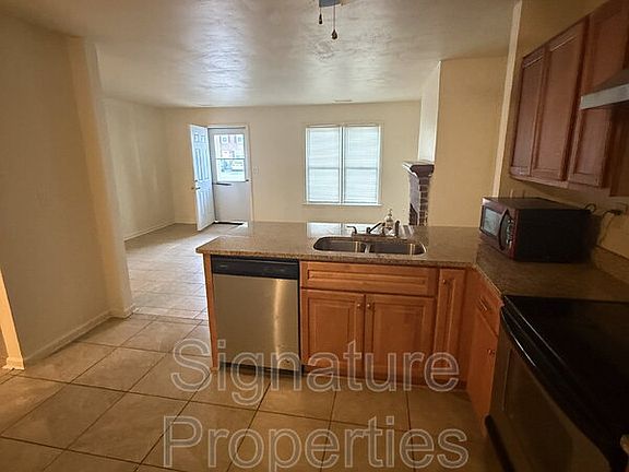 3rd image of 917 Wickford Dr