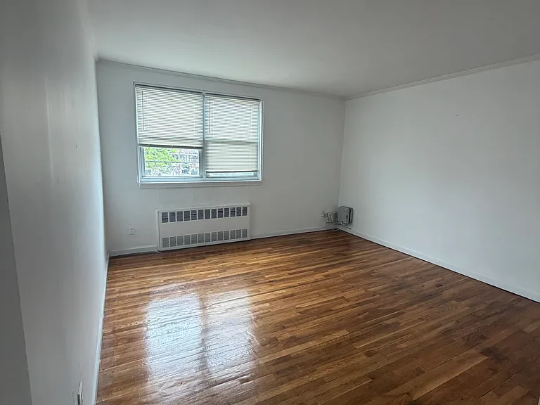 2550 Cropsey Ave #2B — Photo 7