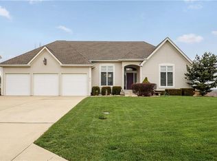 813 SW Stablewood Ct, Lees Summit, MO 64081