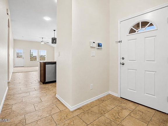5th image of 800 Whitebrush Dr