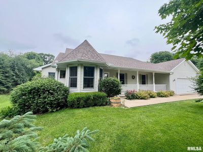 17231 Woodland Lakes Dr, Petersburg, IL, 62675