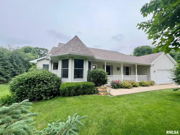 17231 Woodland Lakes Dr, Petersburg, IL 62675