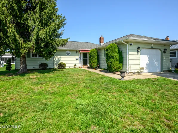 16 Pavilion Street, Toms River, NJ 08757