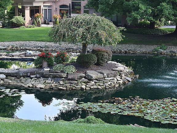 5th image of 310 Williamsburg Ct
