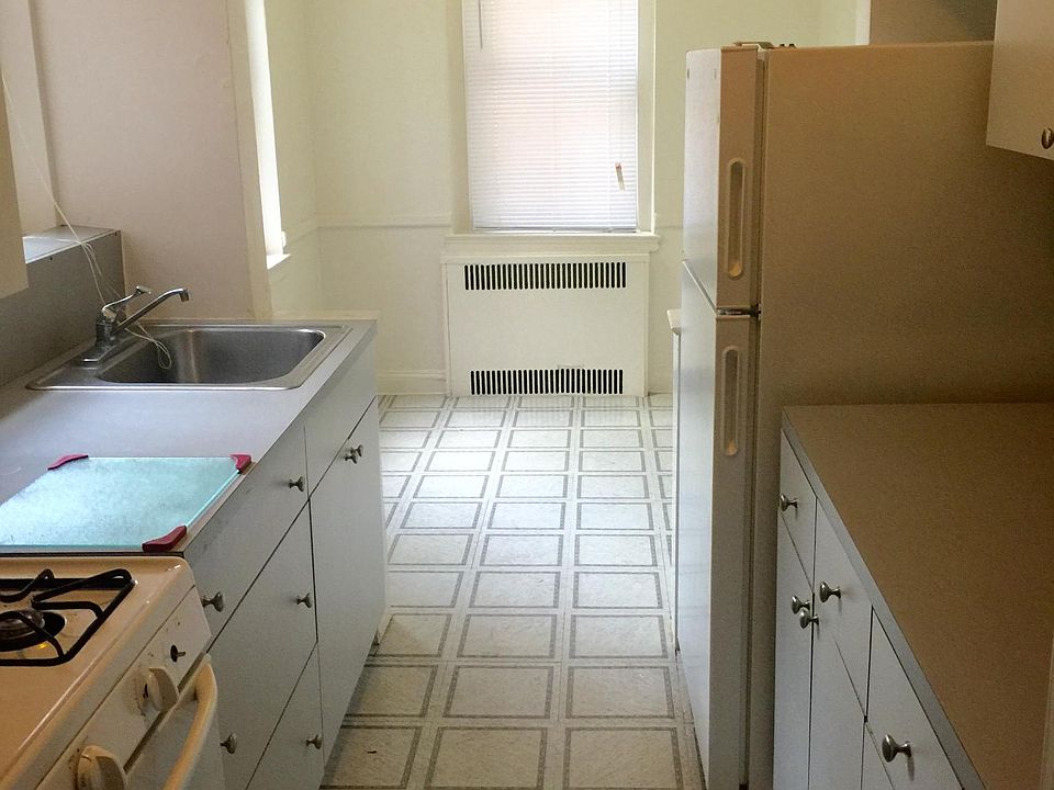 2nd image of 260 Quentin Rd