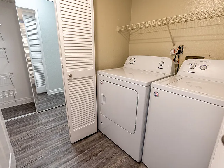 14056 Valleyheart Dr. — Photo 20