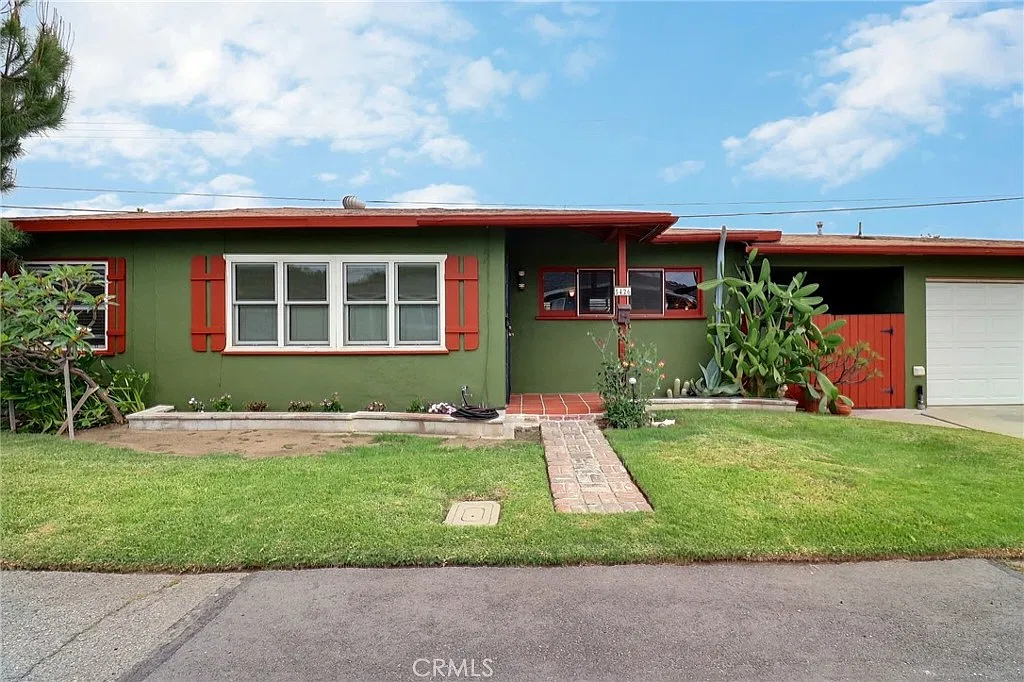 3 bed, 1101 sqft, $3,300 — Photo 1