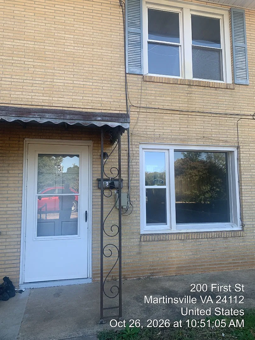 737 Fayette St - B — Photo 1