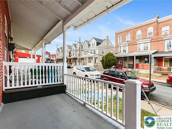 3rd image of 424 W Cedar St
