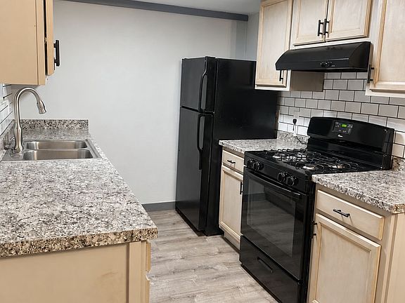 5th image of 101 High Point Ln