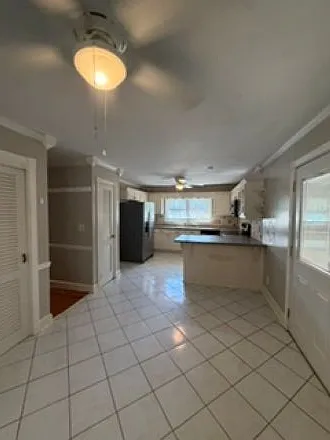 5817 Wilma St — Photo 29