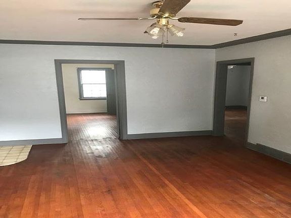 4th image of 304 Madison St