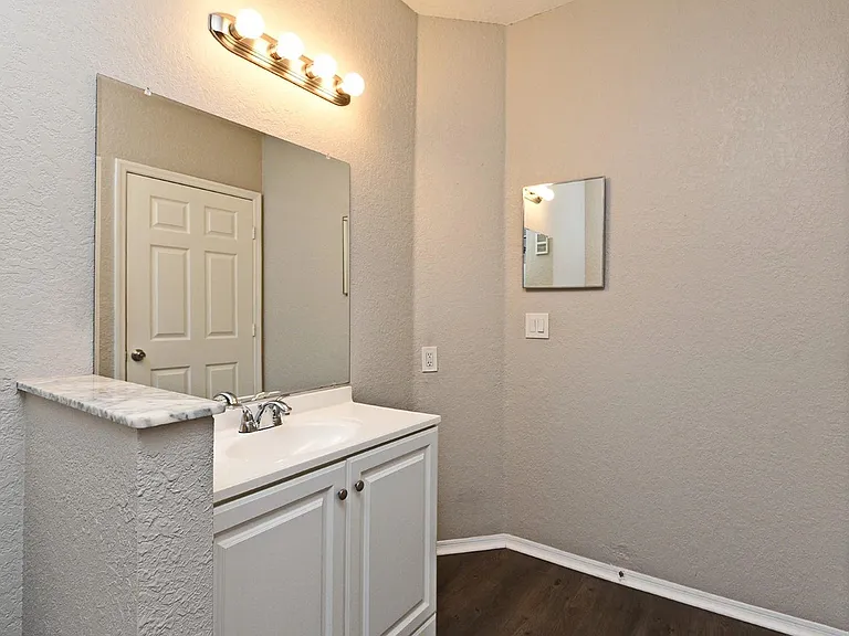 826 Camargo Way #305 — Photo 35
