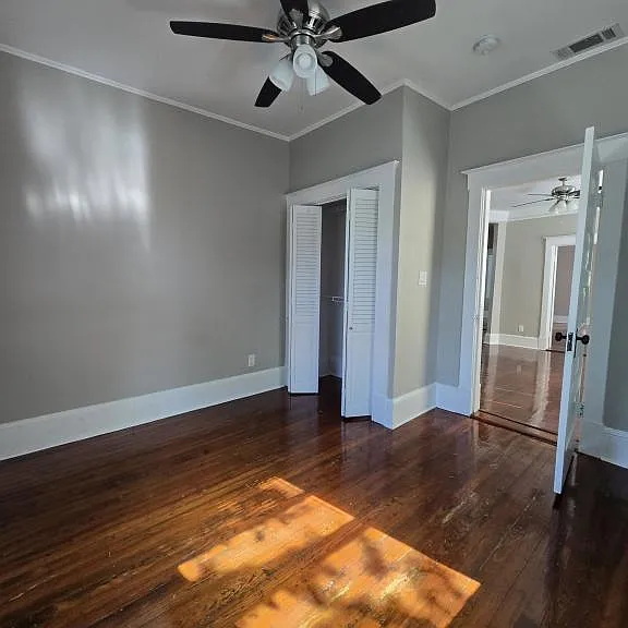 653 E Henry St — Photo 7
