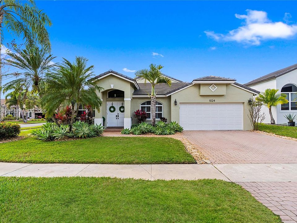 1st image of 1024 NW 184th Way