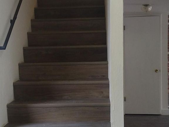 4th image of 1611 E Roberts Ave