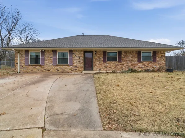 10821 E 25th Pl, Tulsa, OK 74129