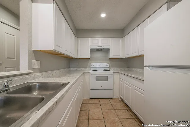 7524 Oak Chase — Photo 9