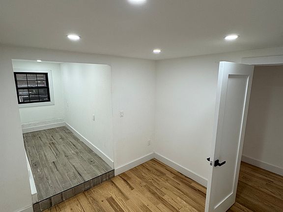 5th image of 168 Hull St #1