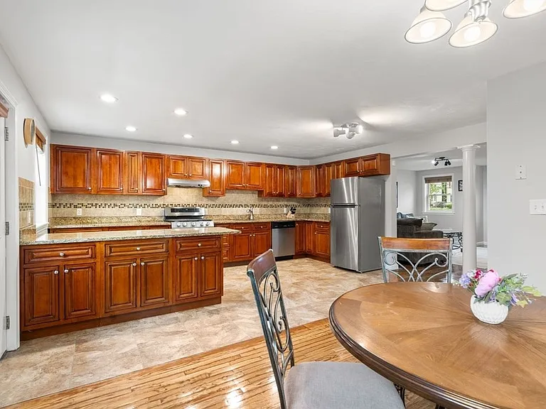 104 Crescent St #1 — Photo 4