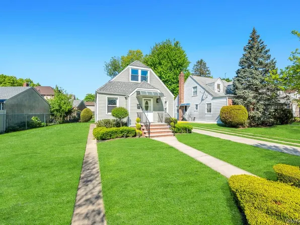 8726 249th Street, Bellerose, NY 11426