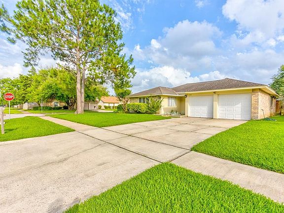 3rd image of 2799 Wood Hollow Dr