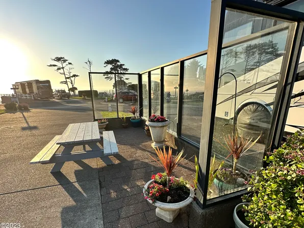 6225 N Coast Hwy #143, Newport, OR 97365