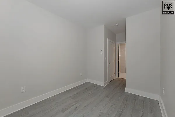 Rented by New York Residence | media 33