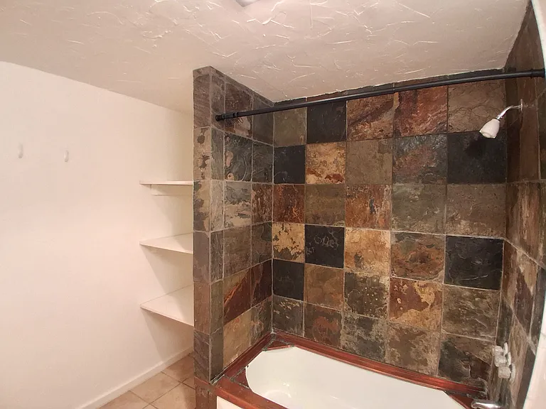 435 Mount Ave — Photo 18