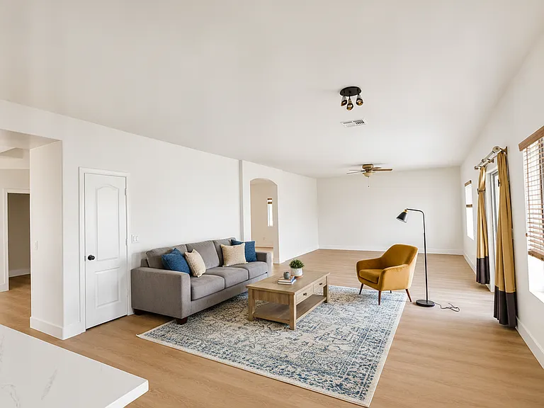 9541 W Frank Ave — Photo 5