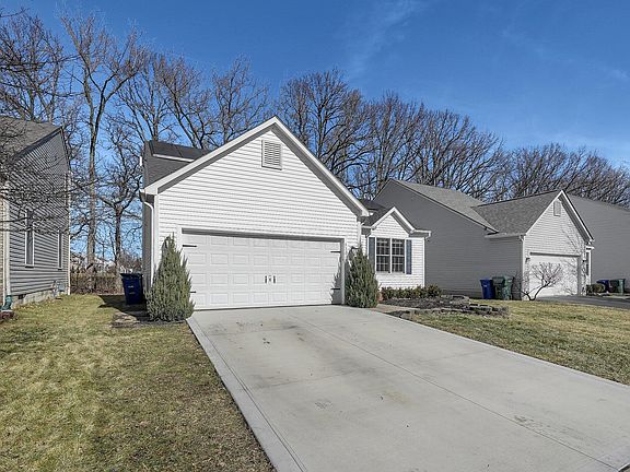 3rd image of 332 Amber Wood Way