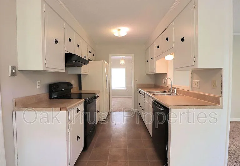 2395 Vistavia Rd — Photo 7
