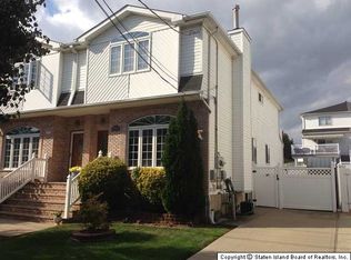 47 Clay Pit Rd, Staten Island, NY 10309