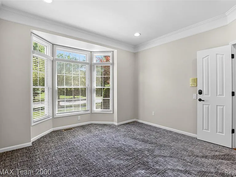 1248 Lasalle Rd — Photo 40