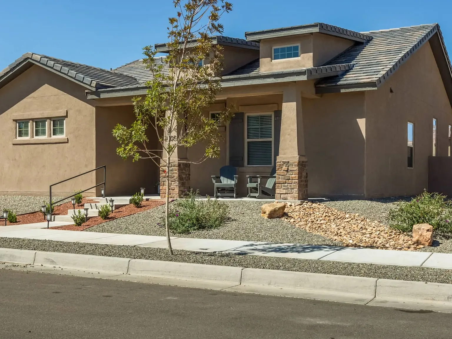 4 bed, 2420 sqft, $6,500 — Photo 3