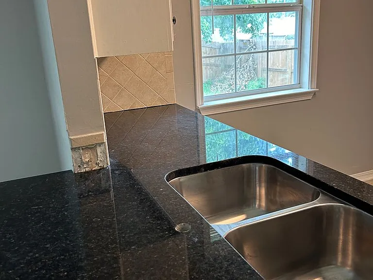 1138 Kensington Ct — Photo 4