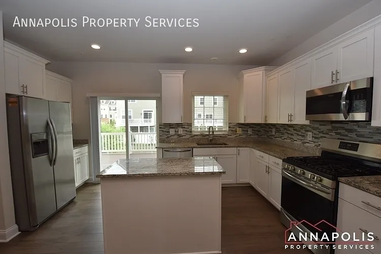 2757 Lady Slipper Rd — Photo 3