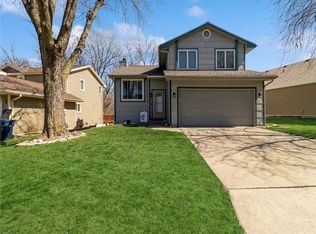 3883 92nd Dr, Urbandale, IA 50322