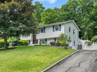 154 Meadow Lark Rd, Montgomery, NY 12549