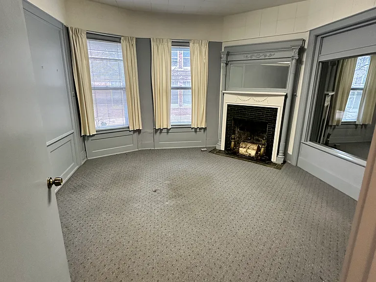 1524 N Farwell Ave — Photo 19