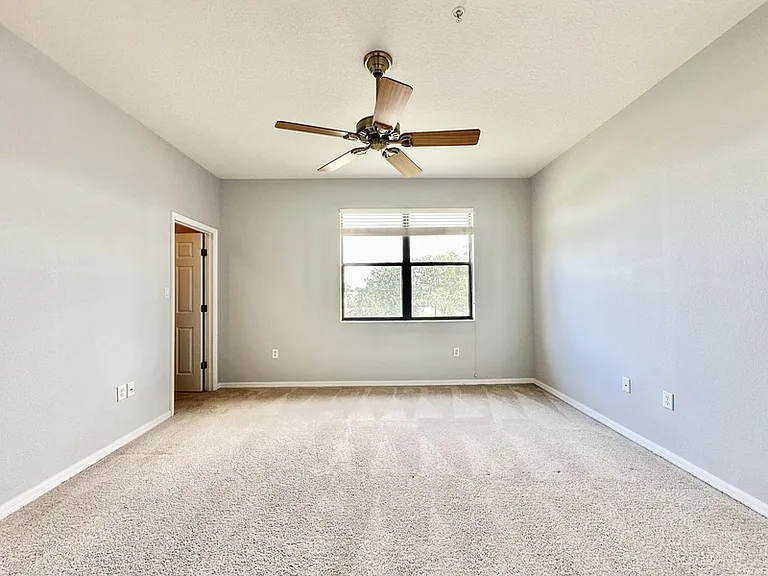 4129 Via Piedra Cir — Photo 24