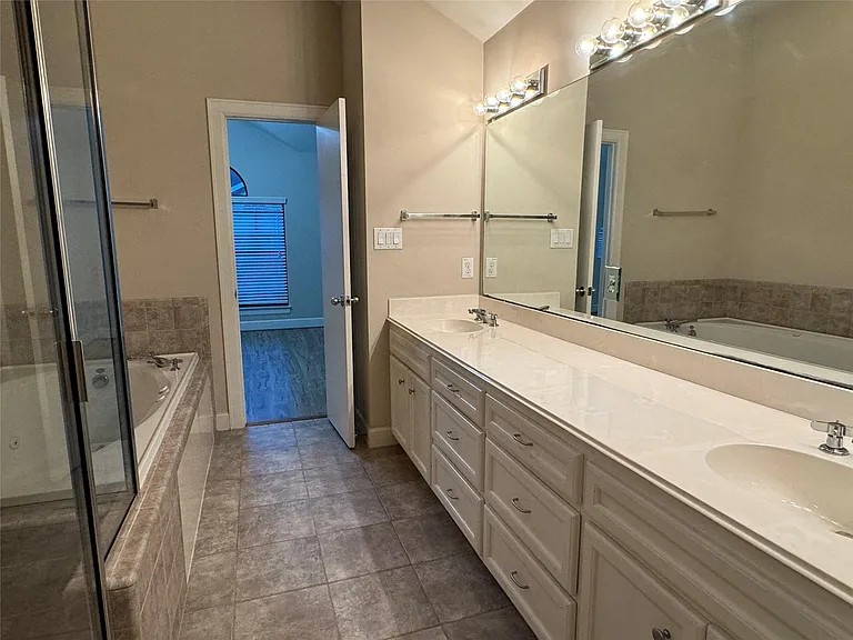 11315 Main St #1302 — Photo 14