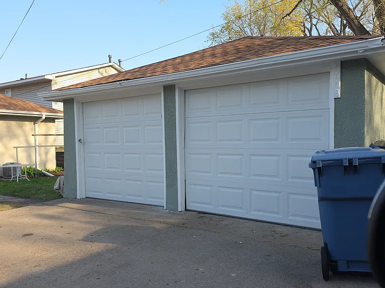 Nice size backyard! 1 car stall $50/mo